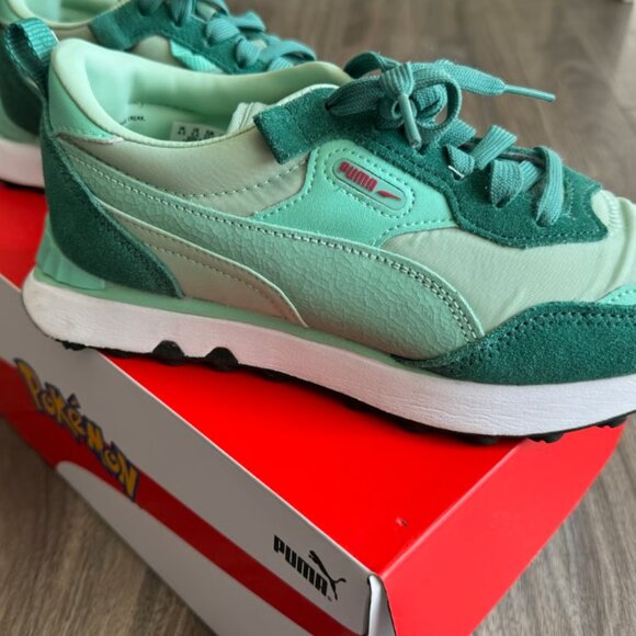 RARE Puma x Pokemon Bulbasaur Ivy/Holiday Size 5.5. - Picture 2 of 5